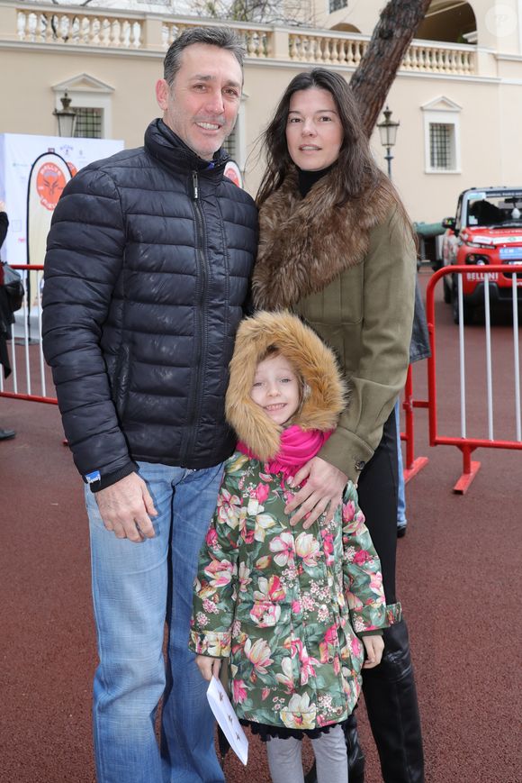 Daniel Ducruet, sa fille Linoué et sa compagne Kelly - Départ du 28e Rallye Aïcha des Gazelles depuis la Place du Palais de Monaco à Monaco le 17 mars 2018. © Claudia Albuquerque/Bestimage