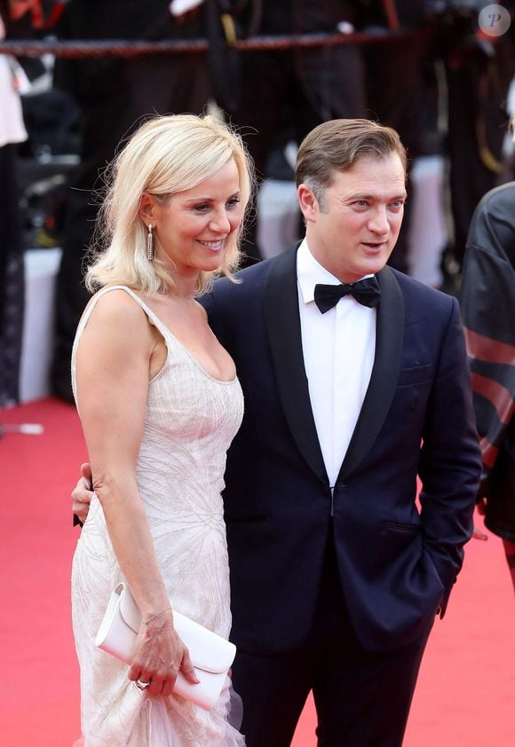 Quoi qu'il en soit, Laurence Ferrari et Renaud Capuçon mènent leur vie comme ils l'entendent, chacun passionnés par leur métier mais trouvant toujours le temps pour leur famille. 

Laurence Ferrari et son mari Renaud Capuçon - Montée des marches du film " Benedetta " lors du 74ème Festival International du Film de Cannes. Le 9 juillet 2021
© Borde-Jacovides-Moreau / Bestimage