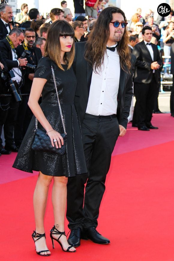 Le musicien français Lulu Gainsbourg et son épouse Aurélie Bossu posent à leur arrivée, le 19 mai 2018, à la cérémonie de clôture et à la projection du film « L'Homme qui a tué Don Quichotte » lors de la 71e édition du Festival de Cannes, à Cannes, dans le sud de la France. Photo de David Boyer/ABACAPRESS.COM