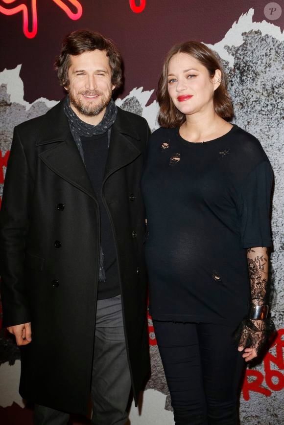 "On se doutait bien d'un problème, confie-t-il dans les pages de "Paris Match". Ces derniers temps, Marion se déplaçait toujours sans Guillaume."


Marion Cotillard (enceinte) et Guillaume Canet - Avant-première du film "Rock'n Roll" au Pathé Beaugrenelle à Paris le 13 février 2017. Christophe Aubert via Bestimage