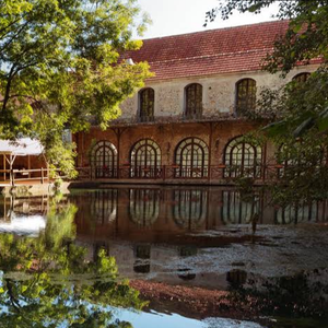Maison "Les Sources" vendue aux enchères ayant appartenu à la famille Paradis