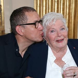Dany Boon et Line Renaud - Line Renaud fait don de ses archives aux Archives Nationales au Ministère de la Culture, Paris le 12 Mai 2025. L’ex-meneuse de revue qui fêtera ses 97 ans le 2 juillet prochain a remis à la ministre de la Culture R. Dati, la lettre par laquelle elle fait don de ses archives (correspondances, papiers et documents personnels et professionnels) à l’État. Un moment fort en émotions qu’elle a partagé avec ses «enfants de cœur». © Bertrand Rindoff / Bestimage