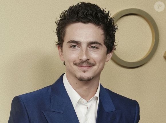 Cette polémique pourrait avoir un impact sur les résultats des Oscars, qui se dérouleront ce dimanche 15 mars 2026 à Los Angeles. 

Timothée Chalamet au 98ème déjeuner des nominés aux Oscars qui s'est tenu au Beverly Hilton à Beverly Hills, CA, le mardi 10 février 2026. Photo par Sthanlee B. Mirador/SPUS/ABACAPRESS.COM