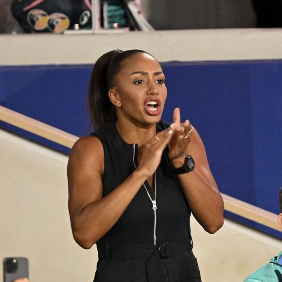 Estelle Mossely (médaille d'or JO 2016) lors de la finale de boxe en moins de 63,5 kgs lors des jeux olympiques Paris 2024 (JO 2024) sur le court central de Roland Garros le 7 août 2024. Le français S.Oumiha s'incline face au cubain A.Borges

© Perusseau / Jacovides / Bestimage