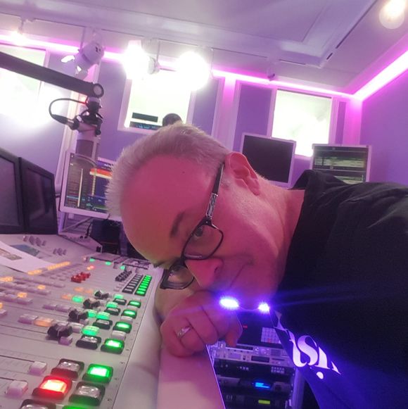 Le présentateur est décédé le 15 novembre 2025, à l'âge de 59 ans

Didier Raynal, sur une photo publiée sur son compte Facebook. Facebook Didier Raynal