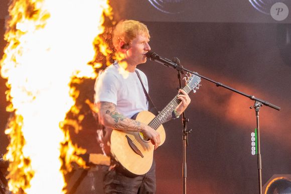 TF1 a annoncé qu'Ed Sheeran serait le parrain de la saison 13 de l'émission. Dans la vidéo promotionnelle, il a avoué qu’il s’agissait d’un "honneur" et d’un "nouveau défi" pour lui.

La photo datée du 11 juillet 2025 montre Ed Sheeran lors de la première soirée de ses concerts de rentrée à Portman Road à Ipswich. Photo by Tracey Duffield/Bav Media/Splash New/ABACAPRESS.COM