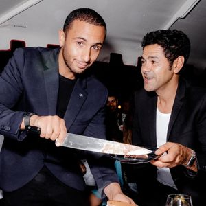 "Je préfère me concentrer sur mon travail. Ça me coûterait très cher à nouveau en frais d’avocat, pour revivre deux ans de calvaire en procédure…", a-t-il assuré.

Exclusif - Le pâtissier Yazid Ichemrahen et Jamel Debbouze - Les célébrités fêtent le 48ème anniversaire de J.Debbouze dans le restaurant "Dar Mima", créé par Laurent de Gourcuff et J.Debbouze, en hommage à la mère de ce dernier, Fatima.