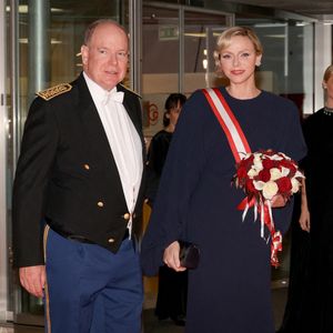 Ce 14 mars, le couple a quitté le Rocher pour se rendre à Paris

Le prince Albert II de Monaco, la princesse Charlene durant la traditionnelle soirée de la Fête Nationale Monégasque au Grimaldi Forum à Monaco, le 19 novembre 2024. La Famille Princière et leurs convives ont assisté à un opéra en 4 actes "La Bohême". © JC VINAJ / Pool Monaco / Bestimage