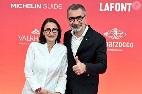 Son établissement gastronomique de Lausanne baissera définitivement le rideau en décembre prochain.

La chef Anne-Sophie Pic et son mari David Sinapian - Cérémonie des remises des Etoiles Michelin 2026 au Grimaldi Forum à Monaco le 16 mars 2026. 1 étoile, 7 nouveaux 2 étoiles et 1 nouveau 3 étoiles pour l'édition 2026 © Bruno Bebert/Bestimage