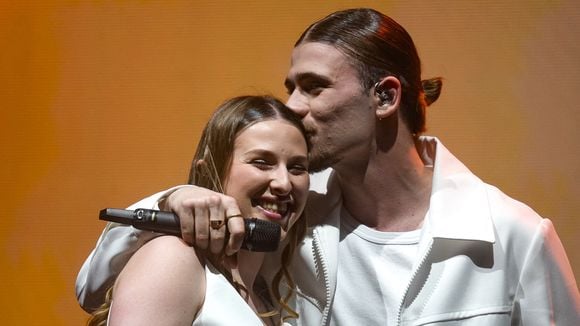 Moment particulier (et filmé) pour Helena et Pierre Garnier dans les backstages des Victoires de la musique 2026