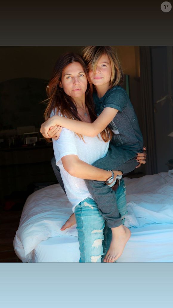 Véronika Loubry et son fils sur Instagram.
