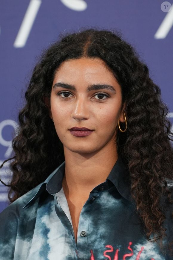 Sa compagne et sa fille ont d'ailleurs ont étonnant point commun puisqu'elles sont toutes les deux passionnées par la céramique.

Nina Zem - Photocall de "Les Miens" au 79ème Festival International du Film de Venise (Mostra) le 9 septembre 2022.