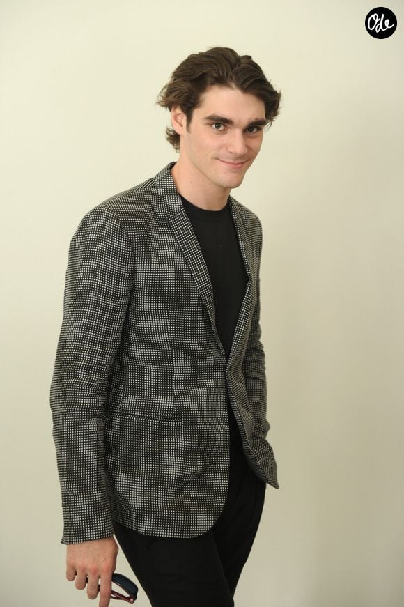 RJ Mitte - People en backstage au défilé de mode masculine Emporio Armani printemps-été 2016 à Milan le 20 juin 2015
SGP / BESTIMAGE