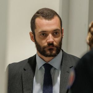 Louis Sarkozy - Les fils de Nicolas Sarkozy arrivent au Tribunal judiciaire (Batignolles, 32ème chambre correctionnelle) pour l'annonce de la décision dans le cadre du procès Lybien le 25 septembre 2025. Nicolas Sarkozy est déclaré coupable d'association de malfaiteurs mais relaxé des autres chefs d'accusation.