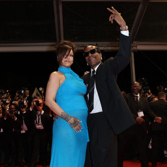 ASAP Rocky et sa femme Rihanna (enceinte) - Descente des marches du film « Highest 2 Lowest » lors du 78ème Festival International du Film de Cannes, au Palais des Festivals à Cannes. Le 19 mai 2025
© Jacovides-Moreau / Bestimage