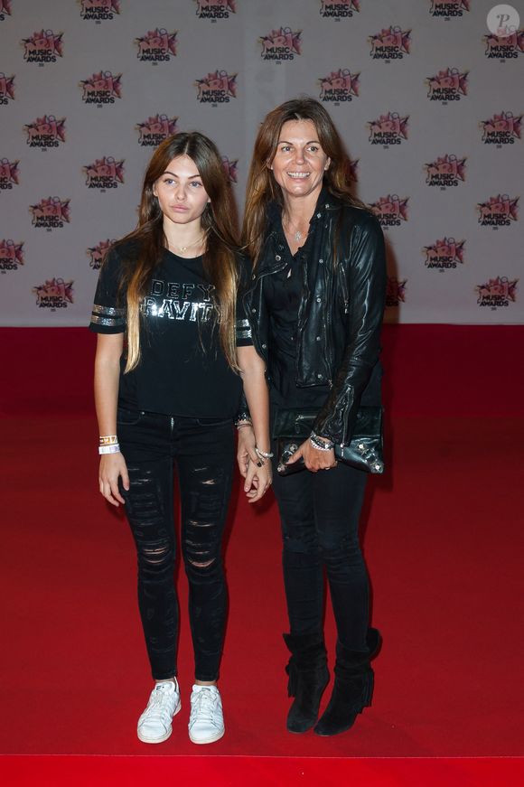 Véronika Loubry et sa fille Thylane Blondeau arrivant à la 17e cérémonie des NRJ Music Awards qui s'est tenue au Palais des Festivals à Cannes, France, le 7 novembre 2015. Photo Nicolas Genin/Abaca