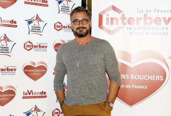 Aux commandes de l'émission "La Bonne Touche", de 10h à 12h

Olivier Minne - A l'occasion de la semaine du goût, les artisans bouchers de Paris Ile-de-France organisaient le dîner "Boeuf à la Mode" au restaurant Le Louchebem à Paris. Le 12 0ctobre 2017
Dominique Jacovides / Bestimage