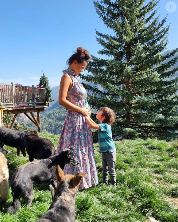 Qui s'en prend à ses animaux
Caroline (Mariés au premier regard) est enceinte de son 2e enfant. Instagram