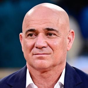 Andre Agassi ( coach ) applaudit pendant les Internationaux de France de Tennis de Roland Garros 2025 le 08 Juin 2025 à Paris, France. © Dante Badano/PsnewZ/Bestimage