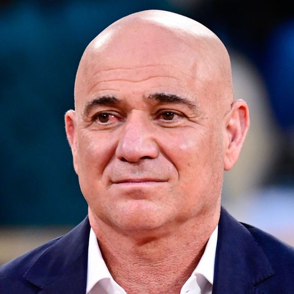 Andre Agassi ( coach ) applaudit pendant les Internationaux de France de Tennis de Roland Garros 2025 le 08 Juin 2025 à Paris, France. © Dante Badano/PsnewZ/Bestimage