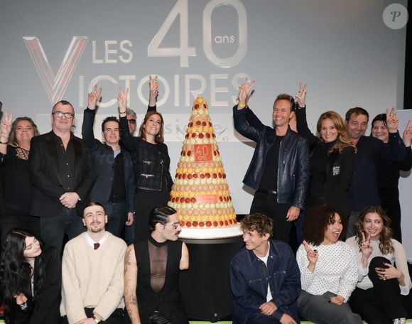 Exclusif - Virginie Petit, directrice artistique des Victoires, Vincent Frèrebeau, président des Victoires, Didier Varrod, directeur musical des antennes de Radio France, Léa Salamé, Cyril Féraud, Alexandra Redde-Amiel, directrice des divertissements et des jeux du groupe France Télévisions, Jean-Philippe Lemonnier, producteur des Victoires, Octavie de Tournemire, directrice executive des cérémonies, Solann, Pierre Garnier,  Lucky Love, Aliocha Schneider, Yoa, Styleto lors de la conférence de presse à l'occasion des quarante ans des Victoires de la Musique dans les locaux de France Télévisions le 13 janvier 2025 en présence des révélations masculines et féminines de l'année.

 La Cérémonie des 40èmes Victoires de la Musique se tiendra en direct de la Seine Musicale vendredi 14 février 2025. Elle sera diffusée sur France 2 et France Inter à partir de 21h10 et présentée par L.Salamé et C.Féraud.

© Coadic Guirec / Bestimage