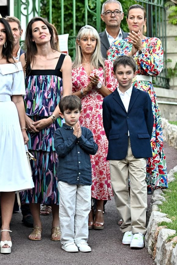 Le prince Albert II de Monaco, sa femme la princesse Charlene et leurs  enfants, le prince héréditaire Jacques et la princesse Gabriella, accompagnés de Charlotte Casiraghi, de son fils Raphaël Elmaleh, de Dimitri Rassam, son mari et de leur fils Balthazar, entourés des membres du Conseil Municipal ont participé au traditionnel pique-nique des Monégasques « U Cavagnëtu » au parc Princesse Antoinette, à Monaco, le 9 septembre 2023. © Bruno Bebert / Bestimage