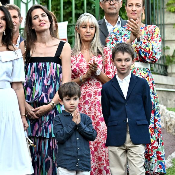 Le prince Albert II de Monaco, sa femme la princesse Charlene et leurs  enfants, le prince héréditaire Jacques et la princesse Gabriella, accompagnés de Charlotte Casiraghi, de son fils Raphaël Elmaleh, de Dimitri Rassam, son mari et de leur fils Balthazar, entourés des membres du Conseil Municipal ont participé au traditionnel pique-nique des Monégasques « U Cavagnëtu » au parc Princesse Antoinette, à Monaco, le 9 septembre 2023. © Bruno Bebert / Bestimage
