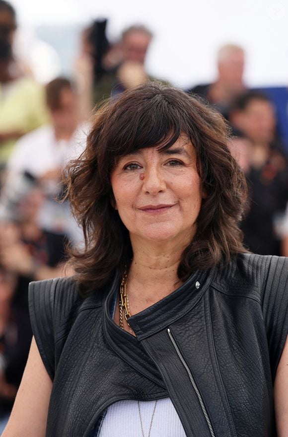 Romane Bohringer au photocall de Dites-lui que je l'aime (Séance spéciale) lors du 78ème Festival International du Film de Cannes, le 19 mai 2025. 
© Jacovides / Moreau / Bestimage