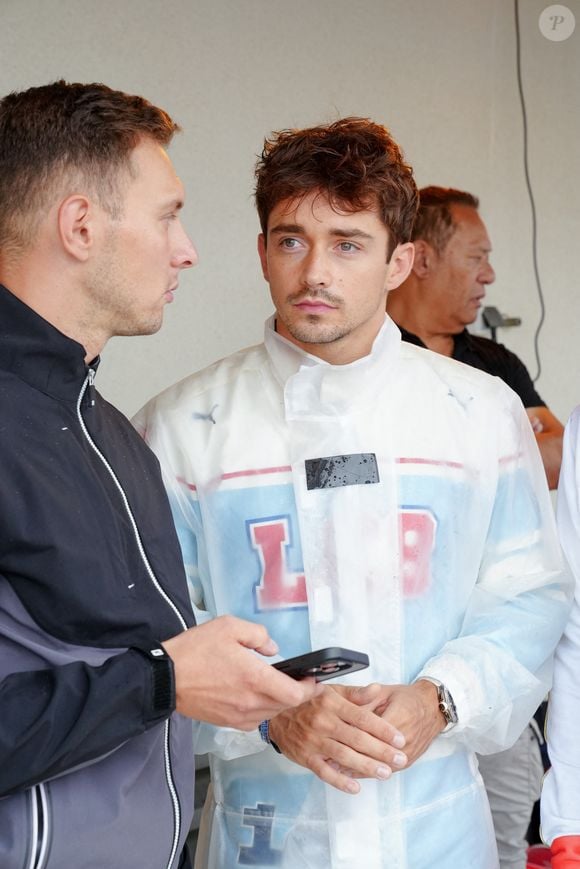 Charles Leclerc pourrait défendre son titre remporté l’an dernier.

Nicolas Noaro, Charles Leclerc lors du marathon Karting Jules Bianchi au circuit Paul Ricard au Castellet le 8 septembre 2024. © Anne-Sophie Guebey via Bestimage