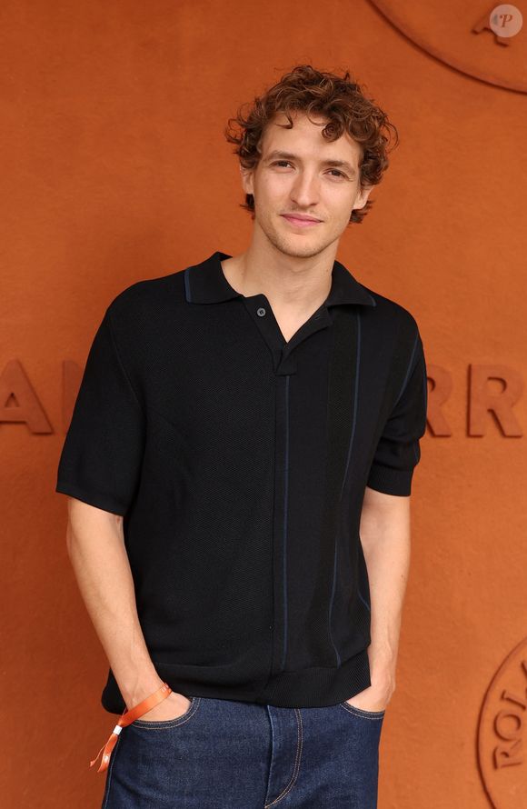 Aliocha Schneider au village lors des Internationaux de France de Tennis de Roland Garros 2026. Paris, le 3 juin 2026.
© Jacovides-Moreau / Bestimage