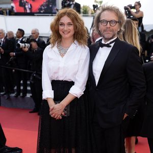 A l'époque, la star de la série Alice Nevers avait suivi Florian Zeller, lorsque ce dernier a remporté l’Oscar du meilleur scénario pour son film The Father en 2021. 

Marine Delterme et son mari Florian Zeller - Montée des marches du film " Triangle of Sadness (Sans filtre) " lors du 75ème Festival International du Film de Cannes. Le 21 mai 2022
© Cyril Moreau / Bestimage