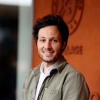 "Je suis dopé pour les semaines qui viennent" : Vianney et son épouse se montrent avec leur tout petit bébé dans leur fameuse cabane