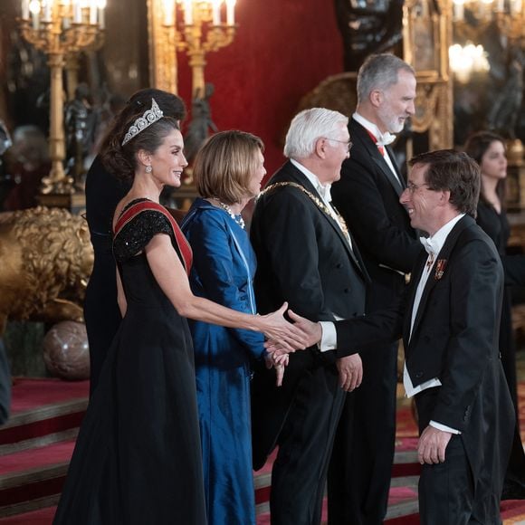 Le roi Felipe VI et la reine Letizia d'Espagne, accueillent Frank-Walter Steinmeier (Président fédéral de l'Allemagne) et sa femme Elke Budenbender pour un dîner de gala en leur honneur au palais royal à Madrid. Photo par LALO YASKY / BESTIMAGE