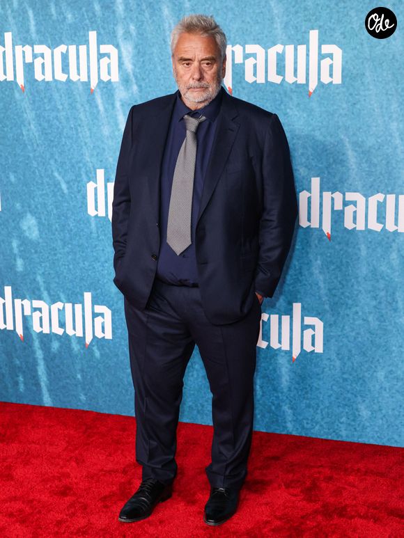 Luc Besson au photocall de la première du film Dracula au TCL Chinese Theatre IMAX à Hollywood, Los Angeles, Californie, États-Unis, le 3 février 2026. © RALL/Backgrid USA/Bestimage