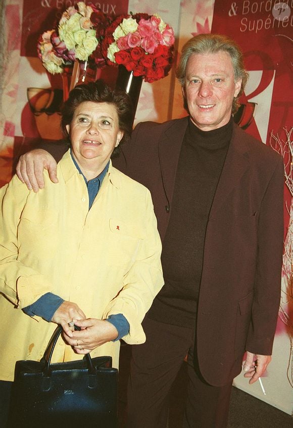 Dans un post Facebook publié en avril, elle évoquait les projets en cours 
Herbert Leonard et sa femme Cléo - Baptême du millésime des Bordeaux au pavillon Gabriel à Paris le 18 mars 2002