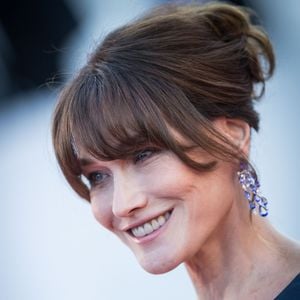 Carla Bruni Sarkozy - Montée des marches du film "Les Misérables" lors du 72ème Festival International du Film de Cannes. Le 15 mai 2019
© Jacovides-Moreau / Bestimage