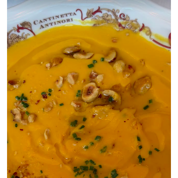 Les plats sont accompagnés de vins de la famille Antinori, dynastie viticole italienne emblématique.

Story Instagram