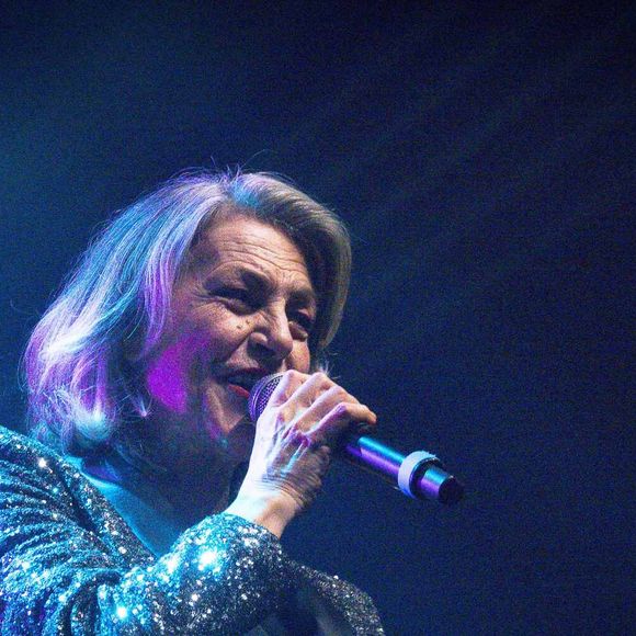 Lio - Les chanteurs de la tournée, les années 80, en concert au Phare à Chambéry le 25 novembre 2022. (Sandrine Thesillat / Panoramic / Bestimage).