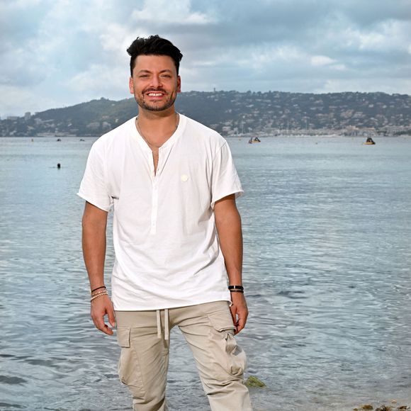 Exclusif - Kev Adams - Backstage et rendez-vous  jour 2 - Enregistrement de l'émission "L'humour à la plage" pour le 1er festival de Juan les Pins à la pinède Gould le 5 juillet 2024.
Bruno Bebert-Jean-René Santini / Bestimage