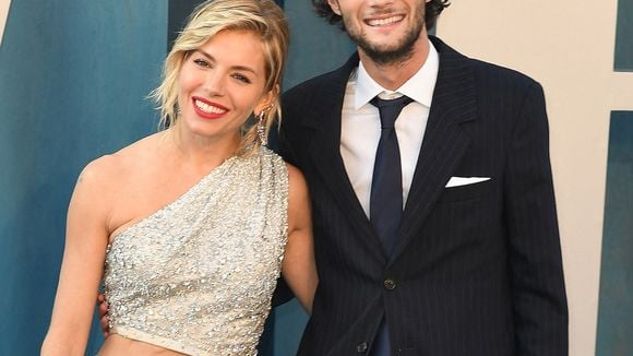 Sienna Miller et Oli Green à nouveau parents : l'actrice de 44 ans a donné naissance à son troisième enfant