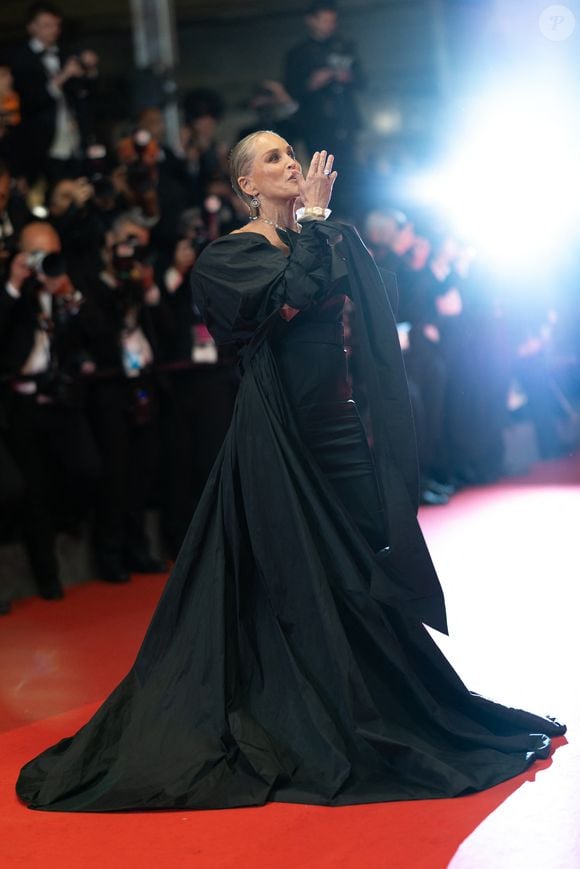 Sharon Stone (Montre Audemars Piguet) - Montée des marches du film " Diamond " lors du 79ème Festival International du Film de Cannes, le 19 mai 2026. © Jacovides-Moreau / Bestimage