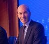 Zinédine Zidane de retour aux commandes, c'est une équipe de France qui se réinvente. 

L'ancien international français de football Zinédine Zidane (à droite) s'exprime aux côtés du président de la Fédération française de football, Philippe Diallo (à gauche), lors d'une conférence de presse visant à le présenter comme le nouveau sélectionneur de l'équipe de France, au siège de la Fédération française de football (FFF) à Paris. © Baptiste Autissier/PsnewZ/Bestimage