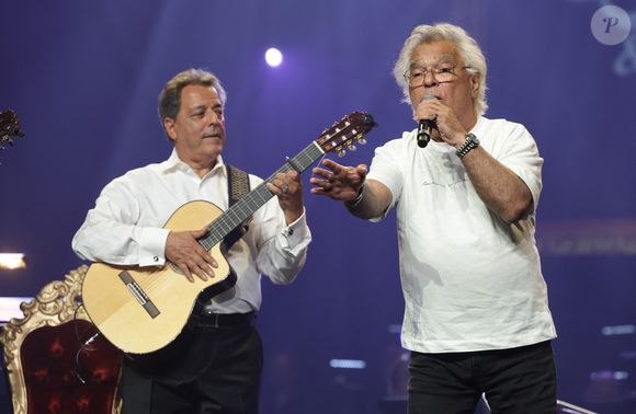 Exclusif - Chico Bouchikhi et Nicolas Reyes - Chico & The Gypsies célèbrent 45 ans de carrière au Palais des Congrès avec un concert symphonique inédit le 24 mai 2025. Portés par 80 musiciens et des invités prestigieux, leurs tubes cultes ont résonné dans une version grandiose, entre rumba, flamenco et symphonie.
© Guirec Coadic / Bestimage