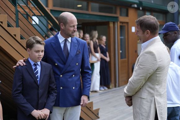 Le prince William et le prince George rencontrent Steve Backshall au tournoi de Wimbledon le 13 juillet 2025. Photo by Andrew Matthews/PA Wire/ABACAPRESS.COM