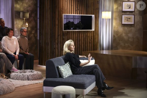 Exclusif - Claire Chazal, sur plateau de la nouvelle émission "Animalement Vôtre" présentée par Bernard Montiel et diffusée le 7 décembre sur France 3, à Paris, France, le 7 octobre 2025. © Jack Tribeca/Bestimage