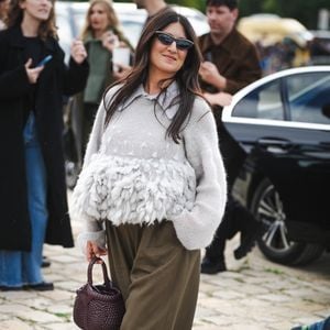 “On me parlait en arabe, on me disait machin… et donc je souriais bêtement et je disais : ‘Ouais, ouais, ouais…’ et en fait j’ai compris l’erreur”, conclut-elle

Geraldine Nakache au défilé Loewe Collection Femme Prêt-à-Porter Printemps/Eté 2025 lors de la Fashion Week de Paris (PFW) le 27 septembre 2024.

© Lucia Sabatelli / Bestimage