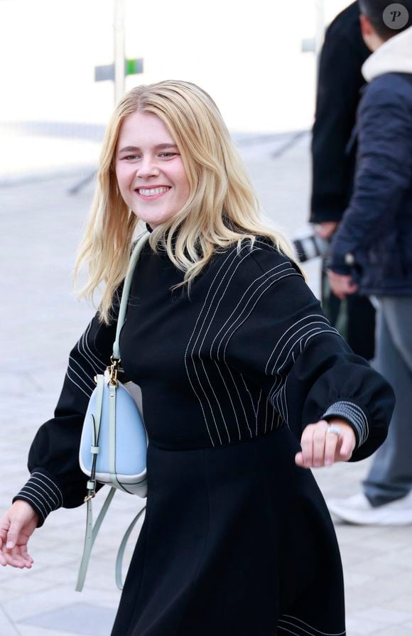 Zaho de Sagazan - Les célébrités au défilé Louis Vuitton "Collection Femme Prêt-à-Porter Printemps/Eté 2026" lors de la Fashion Week de Paris (PFW), le 30 septembre 2025.
© Christophe Aubert via Bestimage