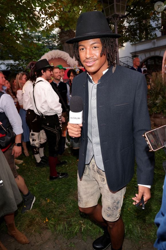 Le fils de la mannequin et du chanteur veut écrire sa propre histoire.

Henry Samuel lors de la "HeidiFest" de Heidi Klum à Munich, Bavière, Allemagne, le 18 septembre 2025. Photo by Splash News/ABACAPRESS.COM
