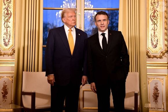 Le président français Emmanuel Macron reçoit son homologue américain Donald Trump au palais présidentiel de l'Elysée à Paris, France, le 7 décembre 2024. © Jeanne Accorsini/Pool/Bestimage