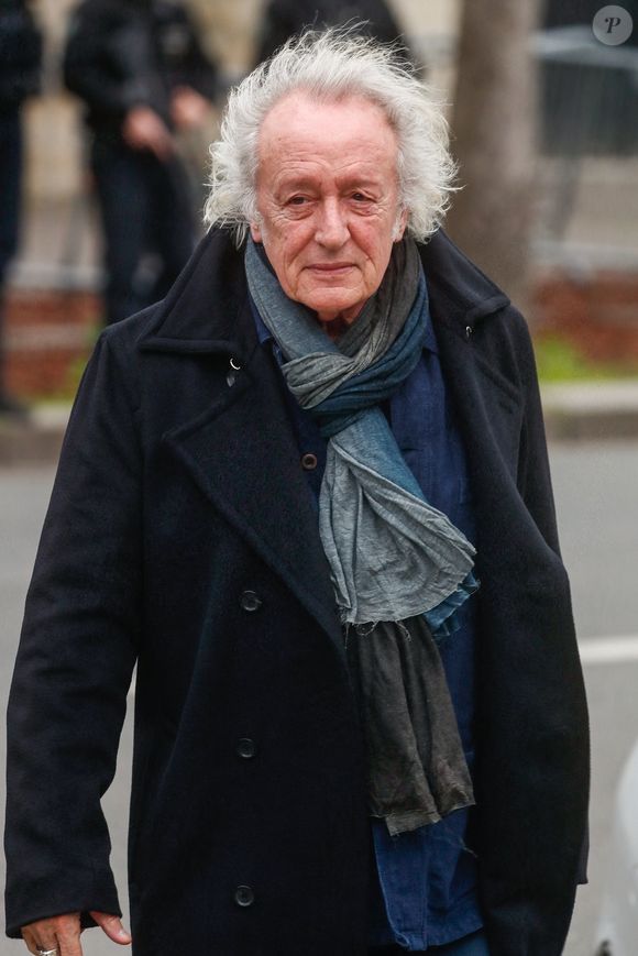 Semi-exclusif - Didier Barbelivien - Arrivées à l'enregistrement de l'émission "Vivement Dimanche" présentée par M. Drucker et qui sera diffusée le 18 février sur France 3 au Studio Gabriel à Paris, FRance, le 6 février 2024. © Christophe Clovis/Bestimage